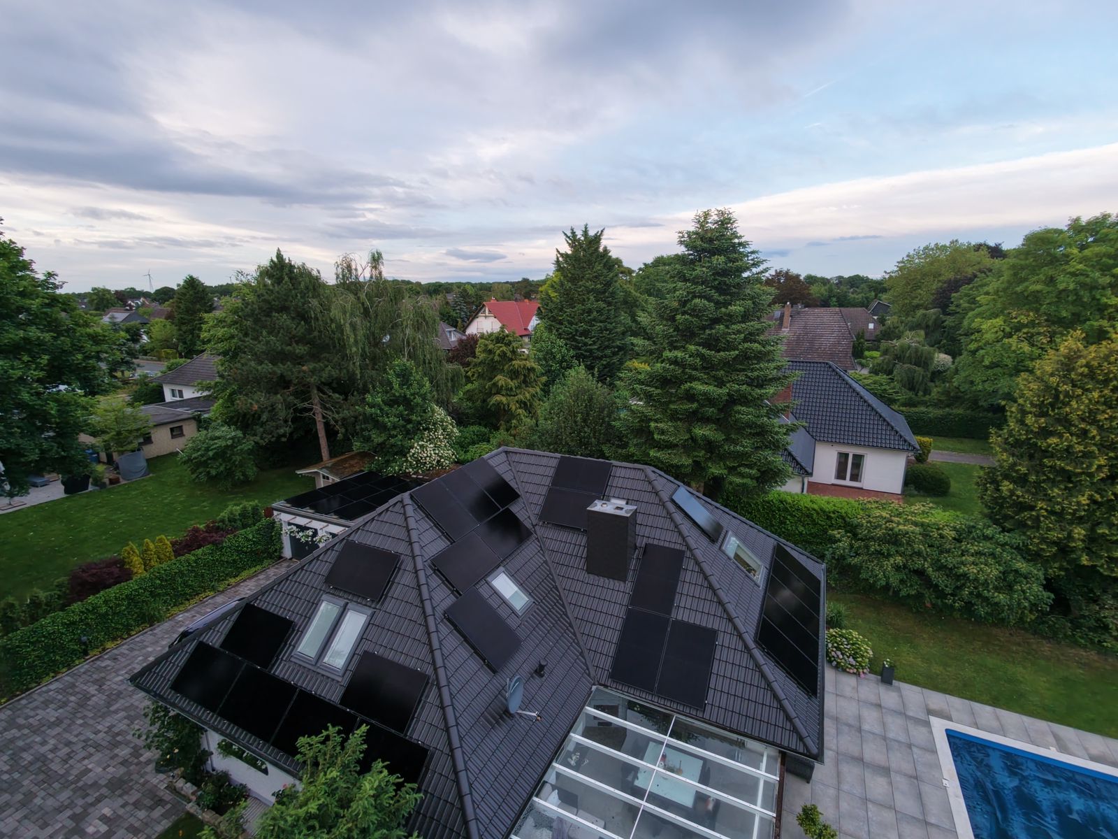 Vogelschutzgitter unter Solarmodulen